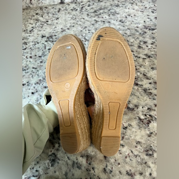 Andre Assous Tan Leather Espadrille Flat *** - Picture 10 of 10